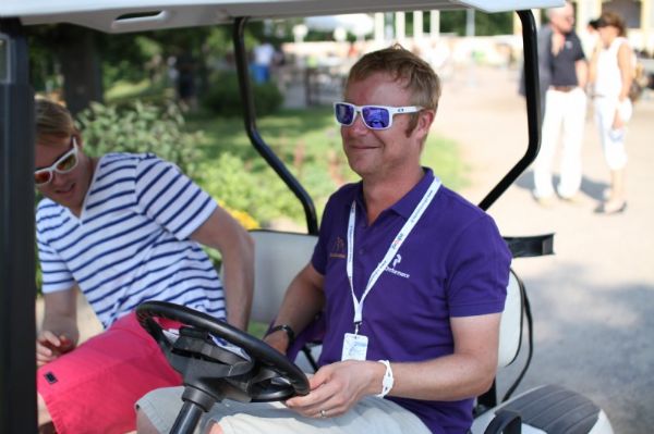 Mikko Ilonen jalka paketissa...